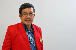 Muh. Iqbal Latief menilai kabinet Prof. JJ harus profesional, inovatif, kolaboratif, demi kemajuan Unhas berkelanjutan. 